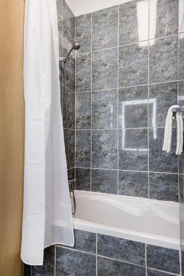 Apartament Downtown Charm With Balcony And Garden View Budapeszt Zewnętrze zdjęcie