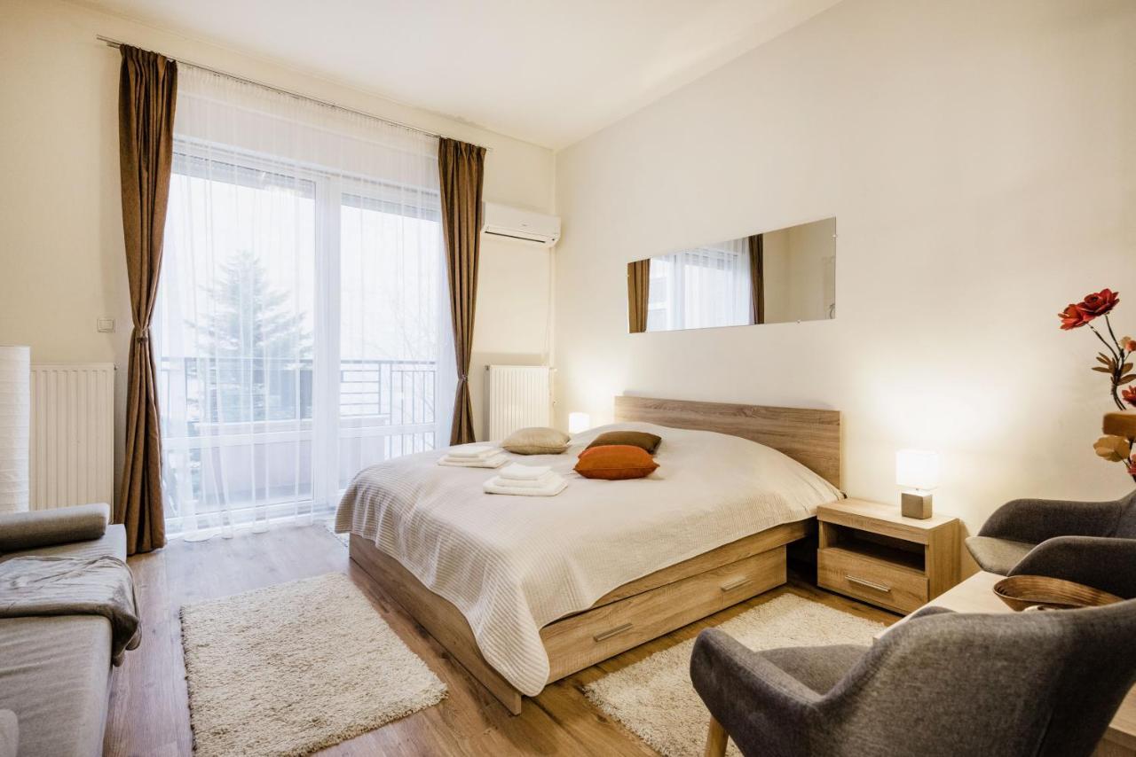 Apartament Downtown Charm With Balcony And Garden View Budapeszt Zewnętrze zdjęcie