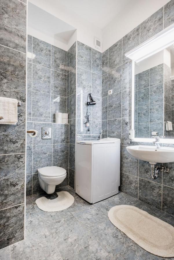 Apartament Downtown Charm With Balcony And Garden View Budapeszt Zewnętrze zdjęcie